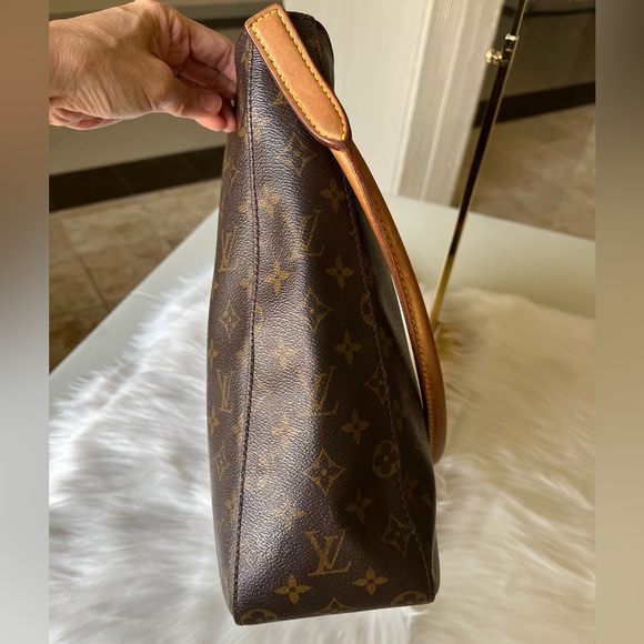 Authentic Louis Vuitton Shoulder bag - Picture 8 of 17